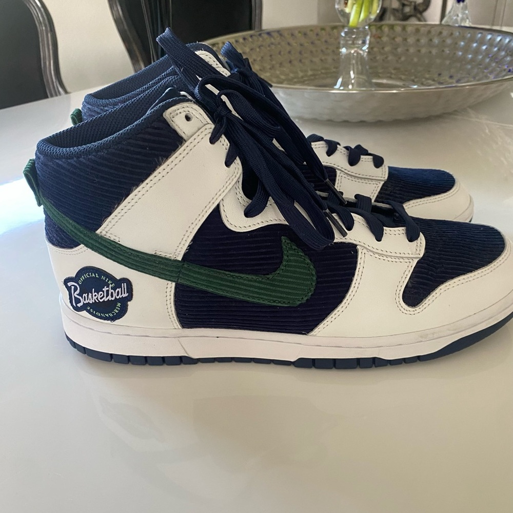 Nike Dunk High
Sports Specialties White Navy - Picture 3 of 7